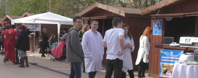 Провеждането на Панорамата на средните училища на площада е добра идея (ВИДЕО)