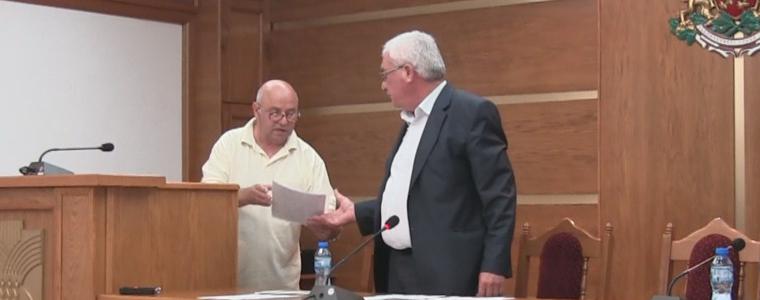 Съветниците от ГЕРБ с декларация заради птичия грип, поставил под карантина 1/3 от община Добричка (ВИДЕО)