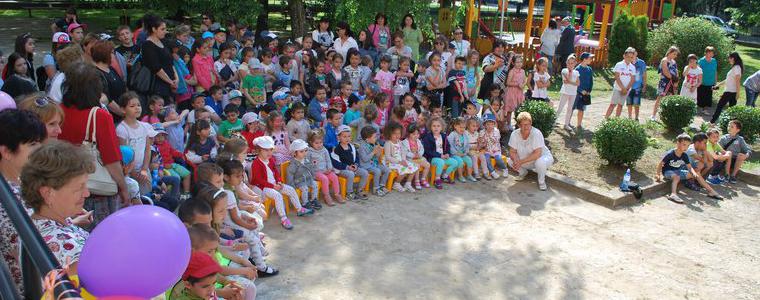 Забавления, игри, балони, лакомства и много музика за децата на празника в Генерал Тошево