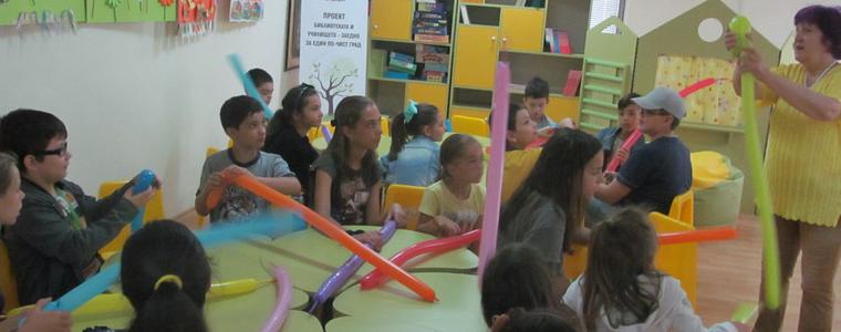 Забавно и поучително лято за децата от клуб „Играй и учи” 