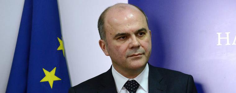 Децата сираци ще получават помощи вместо пенсии