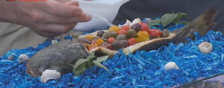 Кметът на побратимения унгарски град  Чопак и двамата заместници на Нина Ставрева ще готвят на Рибения и миден фест (ВИДЕО)