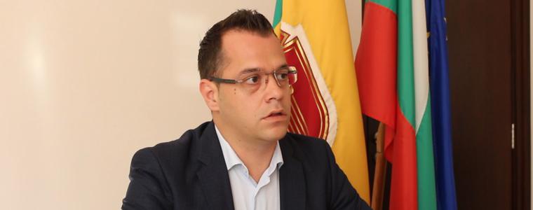 Общината предоставя собствеността си в блок „Добрич” на строителя, за да го завърши   (ВИДЕО)