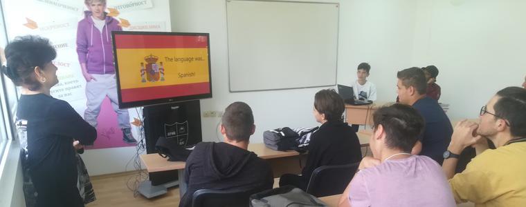 Ученици от гимназия „Райко цончев“ отбелязаха Европейски ден на езиците и Световен ден на туризма