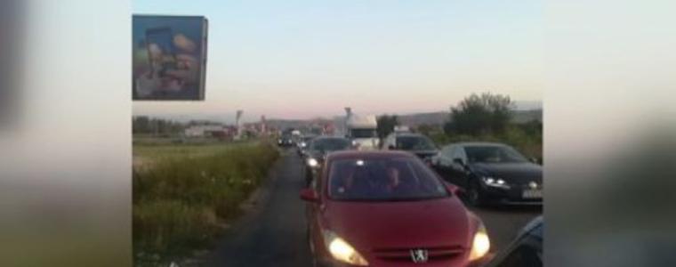В почивния ден: Хиляди тръгнаха към Гърция, на „Кулата” се образуваха опашки