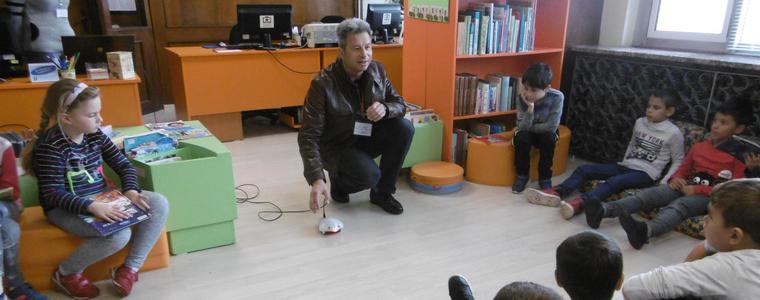 Регионална библиотека „Дора Габе“ получи като дарение пет робота Финч