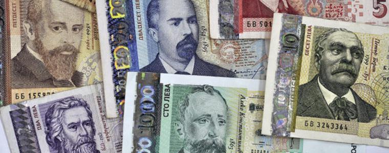 Все повече българи не си плащат кредитите, рекорд при ипотеките