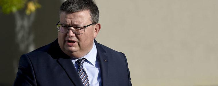 Цацаров заплаши с наказателно производство, ако кабинетът още бездейства за концесията на "Юлен"