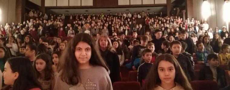 Своя патронен празник отбелязаха учениците от СУ „П.Р.Славейков”