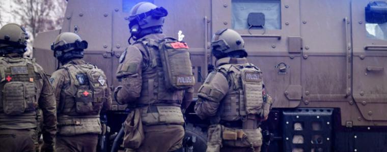 Германската полиция нахлу в джамия заради финансиране на ислямист