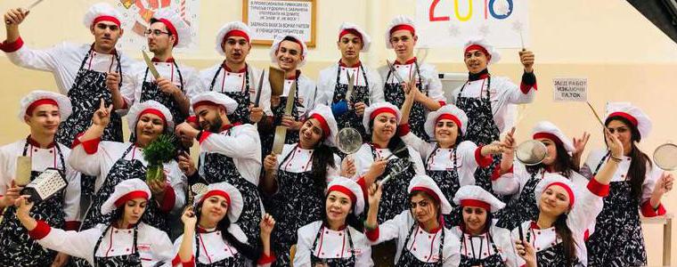 Ученици от Гимназията по туризъм в Добрич - сред победителите  в конкурса  „Най-усмихнат клас на България”