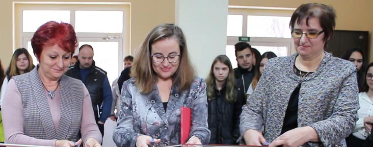 Учениците от ветеринарната гимназия вече се обучават в изцяло обновена и модернизирана сграда (ВИДЕО)