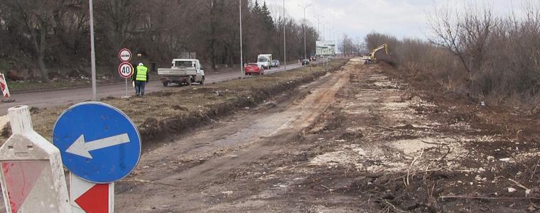 Започнаха ремонтните дейности по бул. „Добруджа” и ул. „Никола Петков” (ВИДЕО)