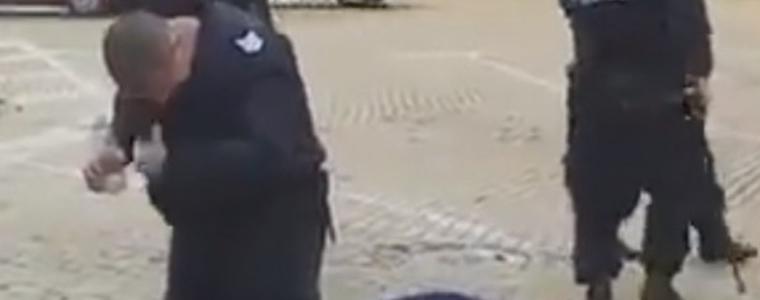 Полицаи се самообгазиха на протест в София  