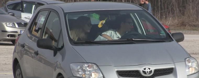 Сестрите Женя и Саша най-добри в шофирането