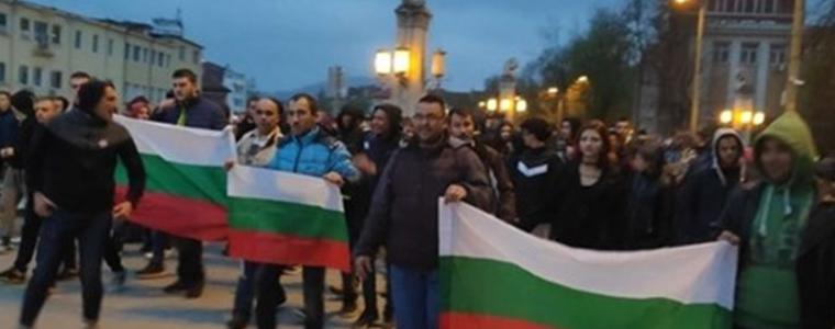 10 задържани след най-масовия протест в Габрово