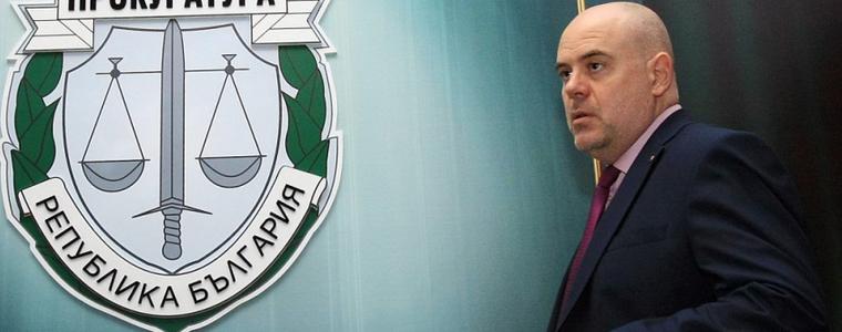 Иванчева и Петрова ще съдят прокурора Иван Гешев, обвинението иска 15 г. затвор