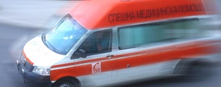 Каруцар е с опасност за живота, след като излезе на пътя на тир през нощта 