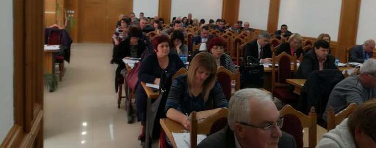 Кратка сесия и дълго гласуване за кмет на Карапелит в  община Добричка днес