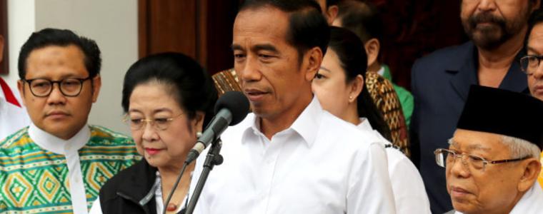 Видодо и управляващата партия печелят изборите в Индонезия