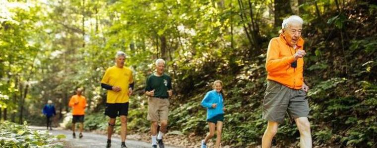 Дядото, който на 99 години продължава да бяга