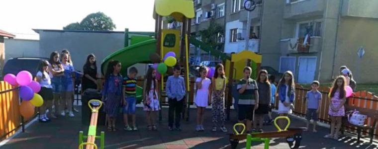 Нова детска площадка радва децата в Генерал Тошево