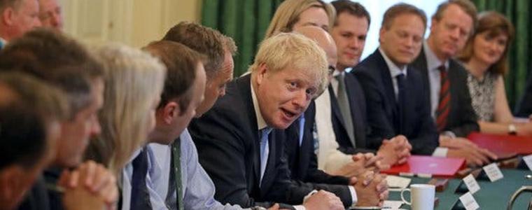 Борис Джонсън планира да назначи допълнителни 20 хил. полицаи