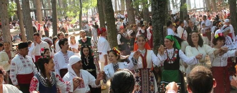 Жеравна отново е домакин на Фестивала на народната носия