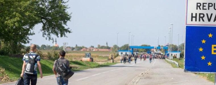 Микробус с мигранти падна в река в Хърватия