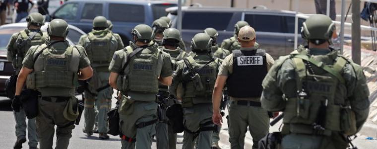 Над 20 загинали при стрелба в магазин в Тексас