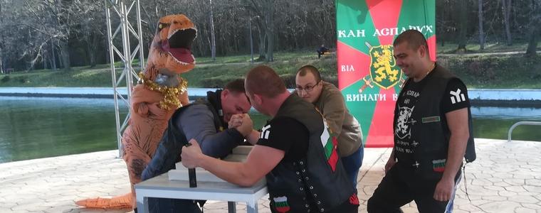 676 лева в помощ на болно дете събраха на благотворителния турнир по канадска борба в Добрич (СНИМКИ)