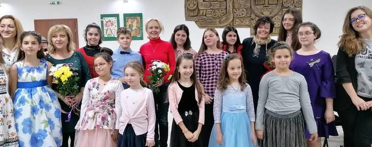 Музикален салон в Младежки център - Добрич