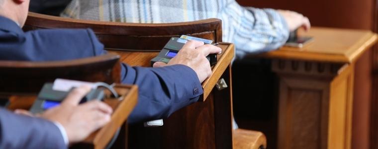 Парламентът прие на първо четене спорното споразумение