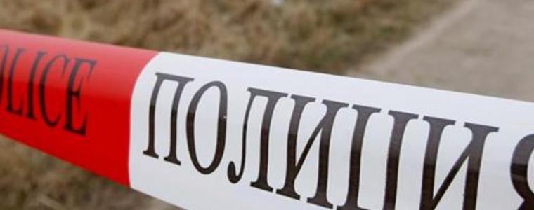 50-годишна жена пострада след удар с колата си в крайпътно дърво