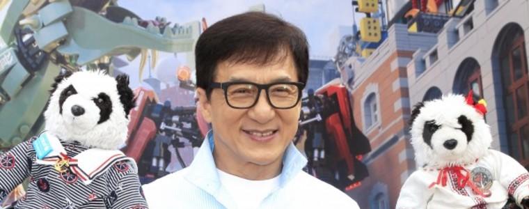 Джаки Чан дава 1 млн. юана на създател на лекарство за коронавируса