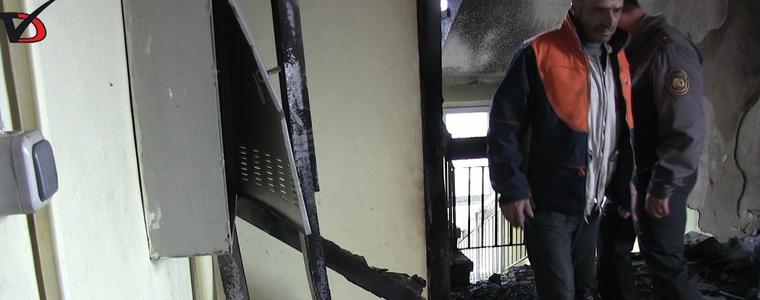 Пожар горя в бившето студентско общежитие (ВИДЕО)