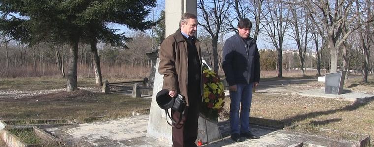 СДС - Добрич почете жертвите на комунистическия режим (ВИДЕО)