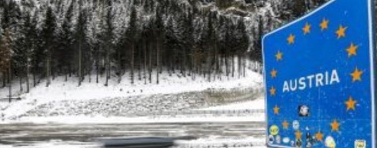 Австрия спря пропускането на коли с българи и румънци през територията си