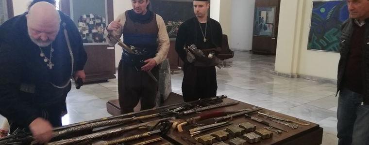 Автентични оръжия на хайдути показаха в Художествената галерия на Добрич