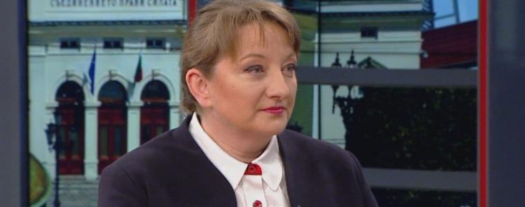 Министър Сачева разясни кой ще плаща първите три дни от болничните