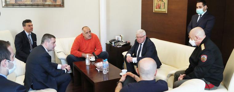 Премиерът: Българските фармацевтични фирми имат готовност да започнат производството на медикаменти на хининова основа