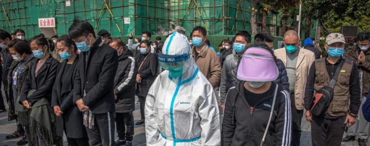 Китай замлъкна за три минути в памет на "мъчениците" на коронавируса