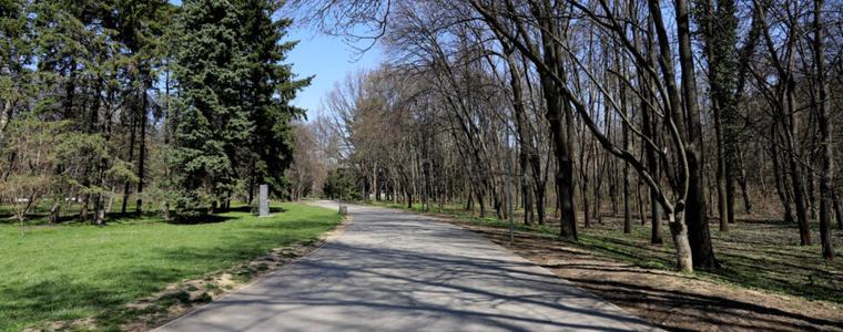 Отварят парковете в София за родители с малки деца
