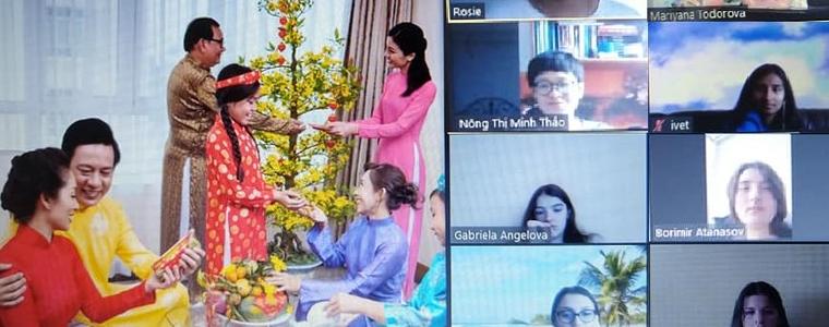 Учители от различни държави преподават  на осмокласници от Гимназия „Райко Цончев“