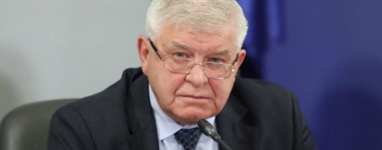 Ананиев обеща допълнителна защита за медиците на първа линия