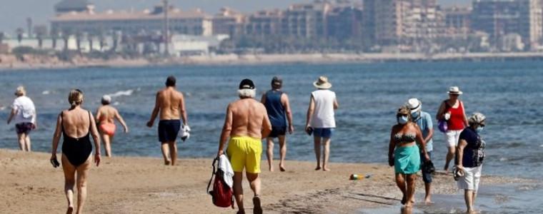 Дронове ще следят за дистанцията по плажовете в Испания  