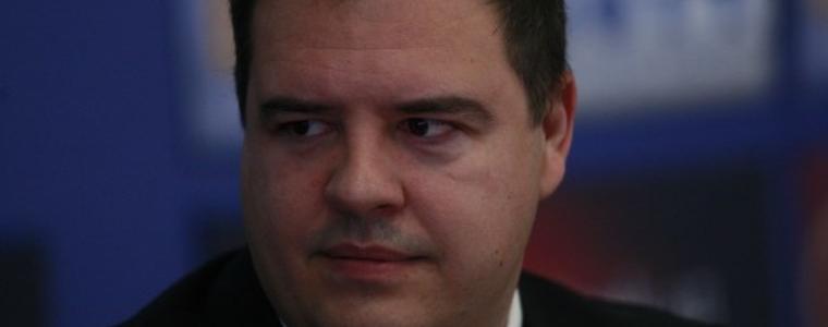КЗП: Връщане на парите на туристи – най-рано от есента 