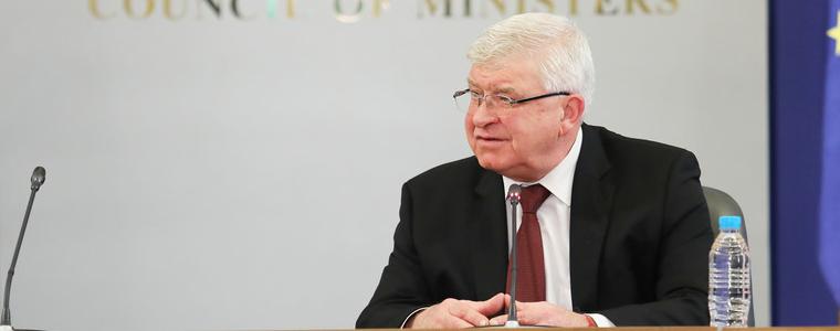Министър Ананиев издаде заповед за колективните и индивидуални спортни занимания