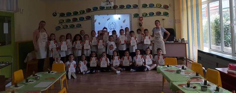 Онлайн участие на децата от ДГ 20 в Националната кампания „Ден на революцията в храненето“.