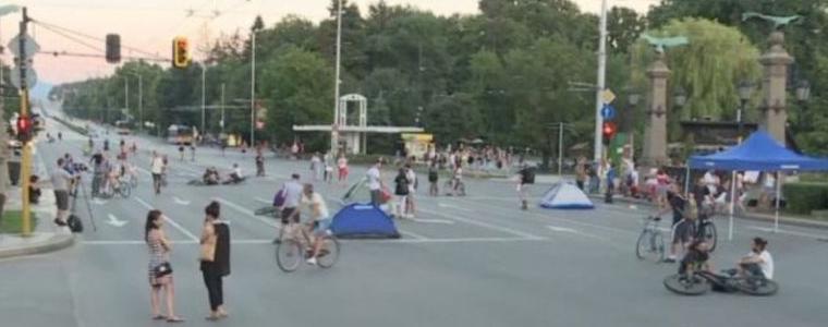 Орлов мост в София остава блокиран, Царя също